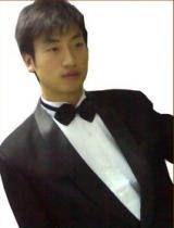 张磊主持人个人资料,跨界主持界的多面手，揭秘他的精彩人生